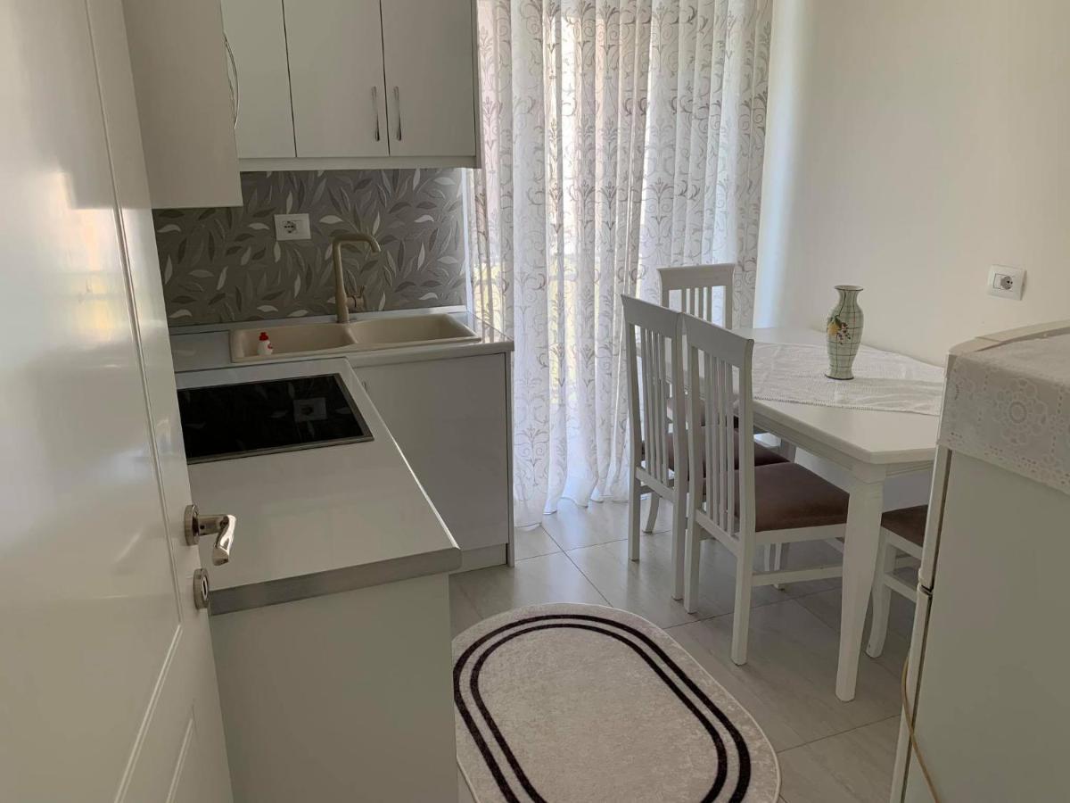 Apartament Oresti Korce Exterior foto
